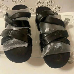 Vionic soft Sandel patent leather in great conditions